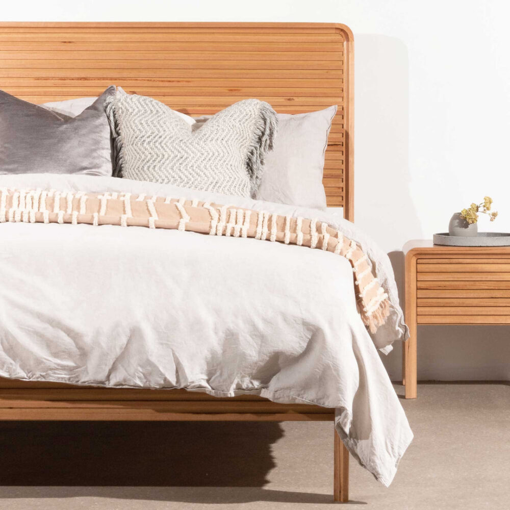 Amparo King Bed Frame - Messmate - Image 2